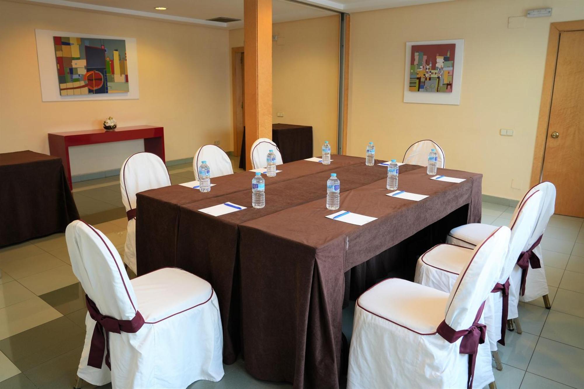 Port Azafata Valencia Hotell Manises Exteriör bild